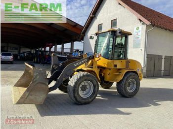 Minikotró Volvo l 30b pro: 2 kép.