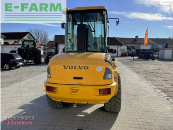 Minikotró Volvo l 30b pro: 5 kép.