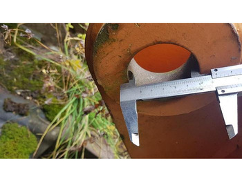 Adapterek Hitachi Baggerstil: 5 kép. Adapterek Hitachi Baggerstil: 5 kép.