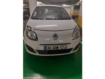 Autó RENAULT