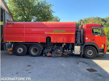 Utcaseprő gép VOLVO