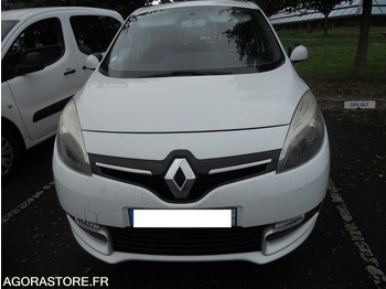 Autó RENAULT