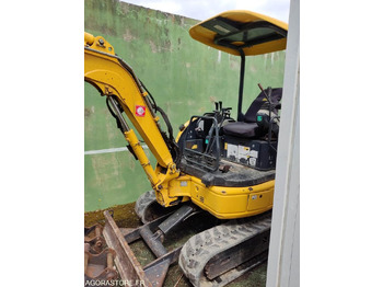 Minikotró KOMATSU PC26MR-3