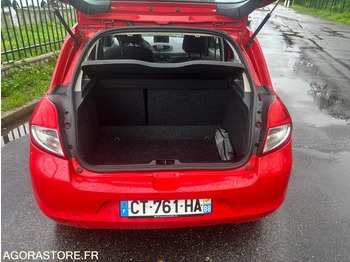 Autó RENAULT - CLIO III (1.5 DCI) - DIESEL - 212000 kms - année 2013: 5 kép. Autó RENAULT - CLIO III (1.5 DCI) - DIESEL - 212000 kms - année 2013: 5 kép.