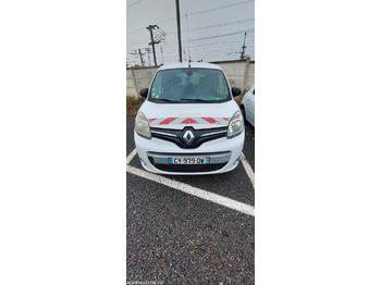 Autó RENAULT