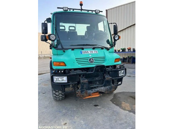 Teherautó UNIMOG U300
