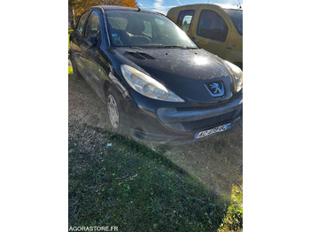Autó PEUGEOT