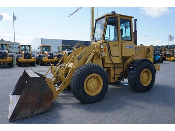 Gumikerekes homlokrakodó CATERPILLAR 920