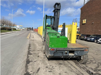 Oldalrakodó targoncá Combilift C5000SL: 2 kép.
