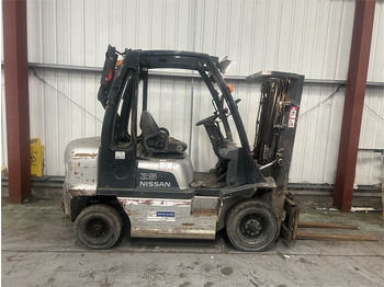 Dízel targonca Nissan FD02A25Q: 5 kép.