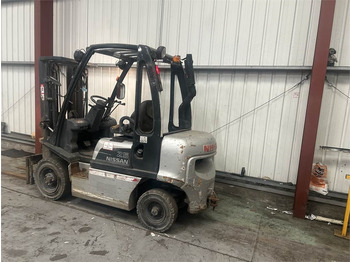 Dízel targonca Nissan FD02A25Q: 3 kép.