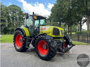 Traktor CLAAS