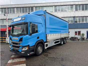 Ponyvás teherautó SCANIA P 450