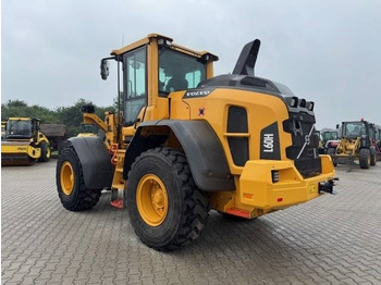 Gumikerekes homlokrakodó VOLVO L60H