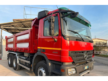 Platós teherautó MERCEDES-BENZ Actros