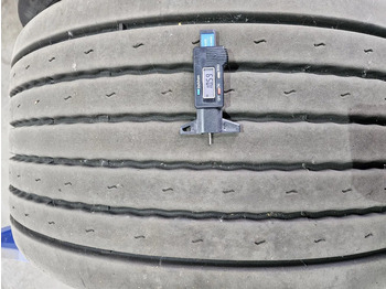 Gumiabroncs - Teherautó Michelin 50x 445/45R19.5: 2 kép. Gumiabroncs - Teherautó Michelin 50x 445/45R19.5: 2 kép.