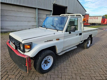 Autó TOYOTA Land Cruiser