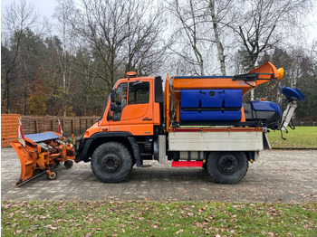 Teherautó UNIMOG U400