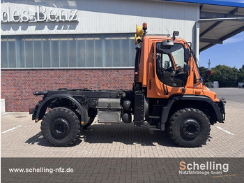 Teherautó Unimog U500: 2 kép.