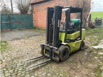 Villás targonca CLARK