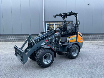 Gumikerekes homlokrakodó GIANT