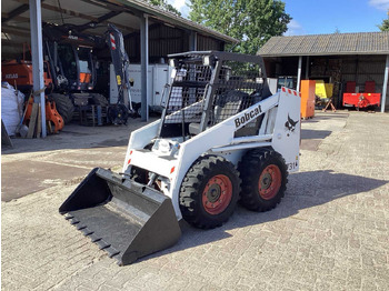 Mini homlokrakodó BOBCAT