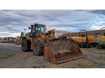 Gumikerekes homlokrakodó CATERPILLAR 972K
