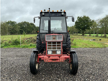 Traktor International 644: 3 kép. Traktor International 644: 3 kép.