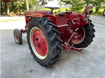 Traktor Mc cormick Super FCC U “Benzine”: 4 kép.