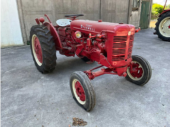 Traktor Mc cormick Super FCC U “Benzine”: 2 kép.