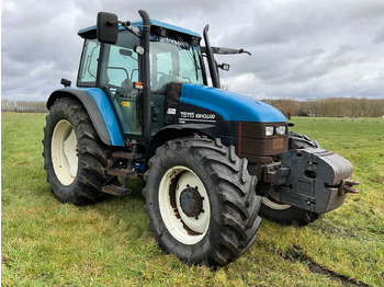 Traktor New Holland TS115: 3 kép.