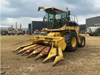 Önjáró szecskázógép NEW HOLLAND