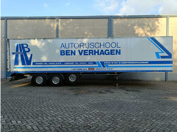 Félpótkocsi RENDERS