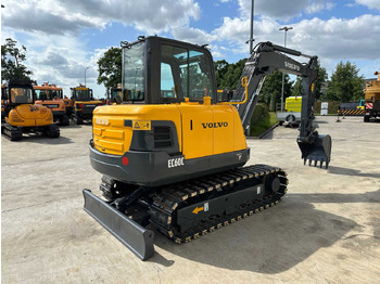 Lánctalpas kotró Volvo EC60C: 4 kép.