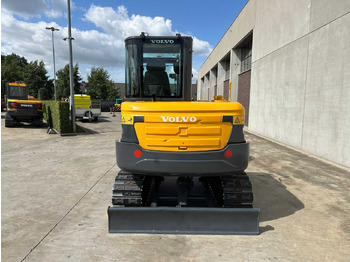 Lánctalpas kotró Volvo EC60C: 5 kép.