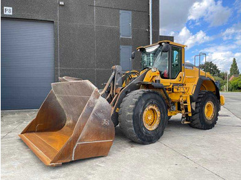 Gumikerekes homlokrakodó VOLVO L150H
