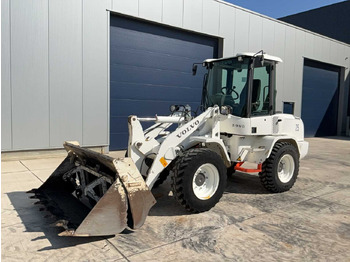 Gumikerekes homlokrakodó VOLVO L30G