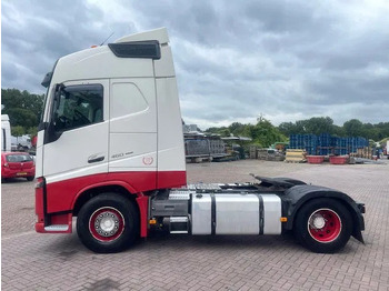 Nyergesvontató Volvo FH 13.460 2Tanks-NL~Truck-Parking Cool TUV: 4 kép. Nyergesvontató Volvo FH 13.460 2Tanks-NL~Truck-Parking Cool TUV: 4 kép.