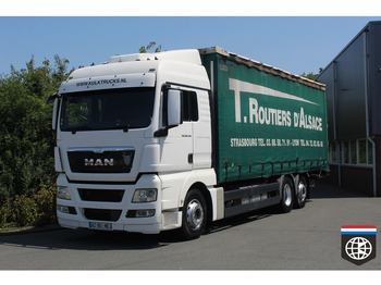 Ponyvás teherautó MAN TGX 26.440