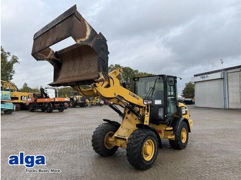 Gumikerekes homlokrakodó CATERPILLAR