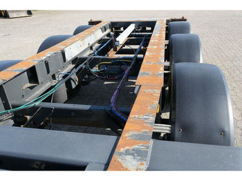 Félpótkocsi mélybölcsős Fliegl SDS 380 SDS01, 20/30 & 40 Fuß Container, BPW: 4 kép. Félpótkocsi mélybölcsős Fliegl SDS 380 SDS01, 20/30 & 40 Fuß Container, BPW: 4 kép.