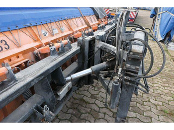 Hóeke Schmidt MF 9.3, Schneeschild, 5.600mm, Winterdienst: 2 kép. Hóeke Schmidt MF 9.3, Schneeschild, 5.600mm, Winterdienst: 2 kép.