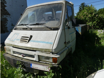 Billenőplatós teherautó RENAULT Master