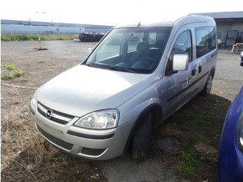 Autó OPEL