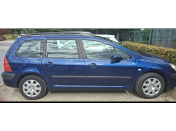 Autó PEUGEOT