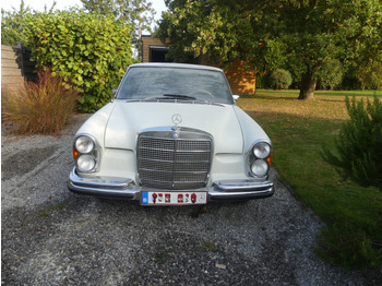 Autó MERCEDES-BENZ