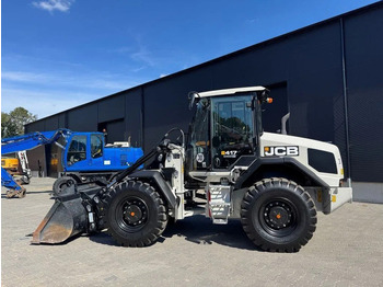 Gumikerekes homlokrakodó JCB 417
