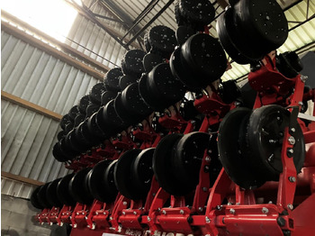 Precíziós vetőgép Horsch Maestro 18 SX: 5 kép. Precíziós vetőgép Horsch Maestro 18 SX: 5 kép.