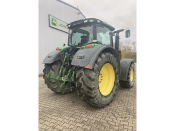 Traktor John Deere 6170R: 3 kép. Traktor John Deere 6170R: 3 kép.