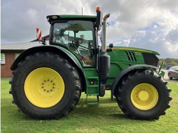Traktor John Deere 6215R: 4 kép.